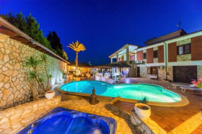 Отель Villa Blondie con piscina a Castellammare del Golfo, Кастелламмаре Дель Гольфо